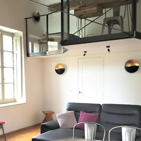 Clos Des Arts Suspendus *